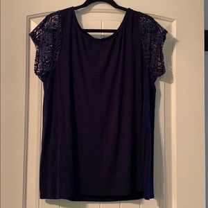 Lightweight top with lace arm details